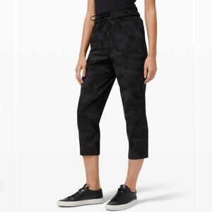 Lululemon Stretch High Rise Crop Heritage 365 Camo Deep Coal Multi gym workout 6